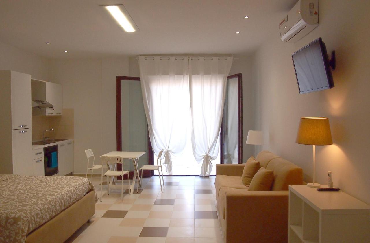 Le Rose Beach & Suites Appartamenti Fronte Mare A Villarosa Martinsicuro Exteriör bild