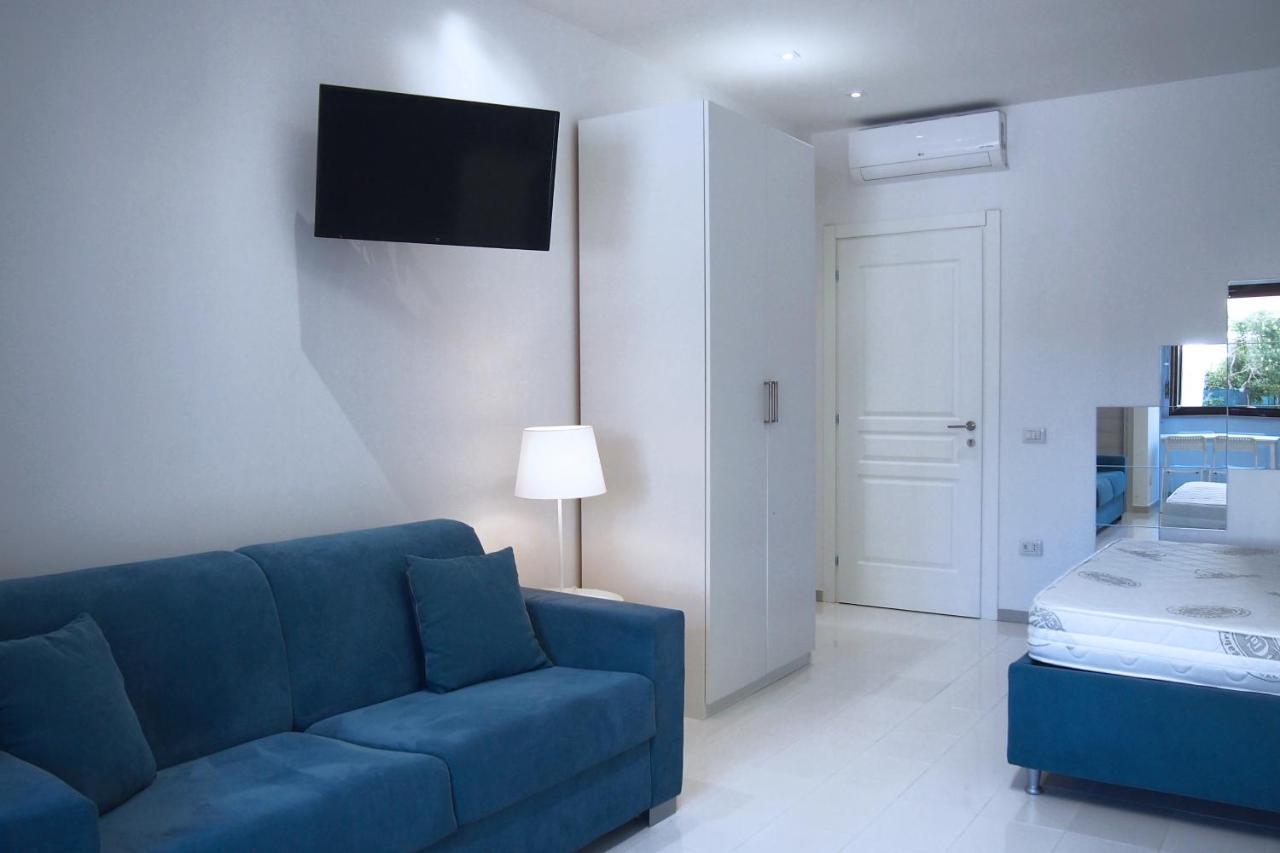 Le Rose Beach & Suites Appartamenti Fronte Mare A Villarosa Martinsicuro Exteriör bild
