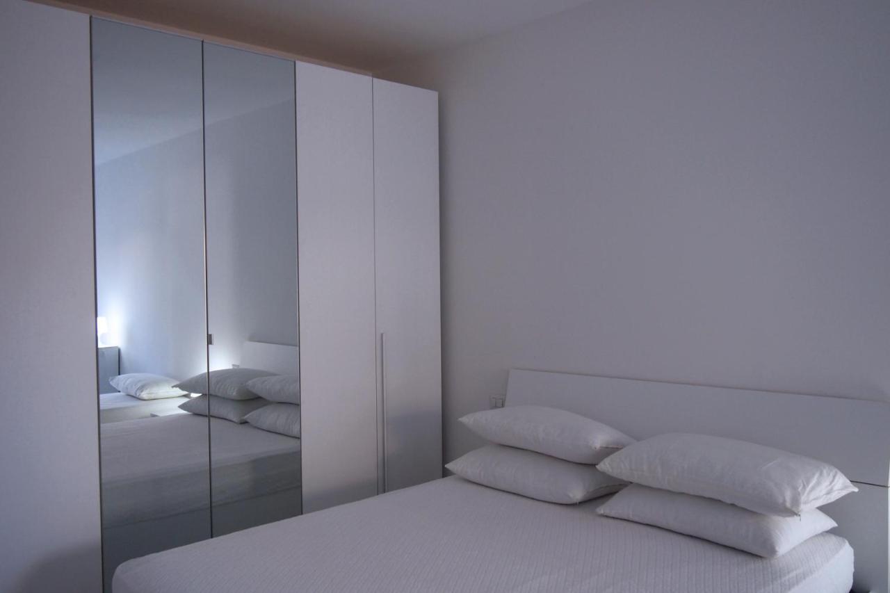 Le Rose Beach & Suites Appartamenti Fronte Mare A Villarosa Martinsicuro Exteriör bild